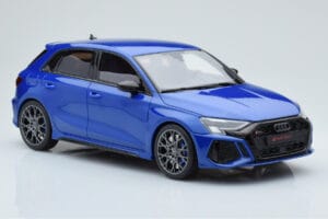 Audi RS3 8Y Sportback Performance Edition ナガロブルー GT Spirit 1:18 GT884 レジン - 画像 3/5