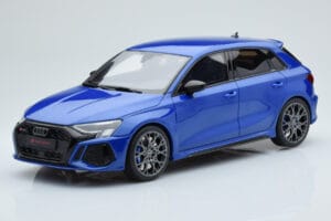 Audi RS3 8Y Sportback Performance Edition ナガロブルー GT Spirit 1:18