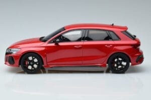 Audi RS3 8Y Sportback レッド GT Spirit 1:18 GT378 レジン - 画像 3/6