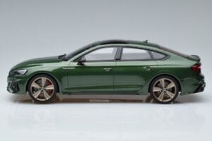 Audi RS5 B9 Sportback ソノマグリーン Asia Edition GT Spirit 1:18 CLDC018 レジン - 画像 3/6