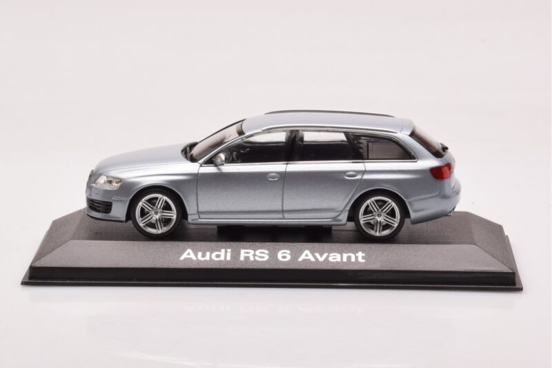 Audi RS6 C6 Monza シルバー Minichamps 1:43