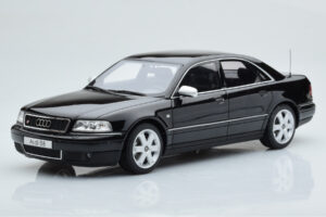 Audi S8 D2 ブラック Otto 1:18