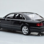 Audi S8 D2 ブラック Otto 1:18 - image 5 of 6