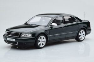 Audi S8 D2 グリーン Otto 1:18