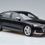 Audi S8 D5 Mythos ブラック Asia Edition GT Spirit 1:18 CLDC019 レジン - image 4 of 6