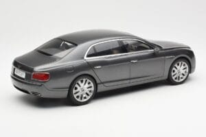Bentley Flying Spur W12 グラナイトグレー Kyosho 1:18 08891GN メタル - 画像 3/8
