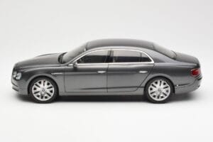 Bentley Flying Spur W12 グラナイトグレー Kyosho 1:18 08891GN メタル - 画像 4/8