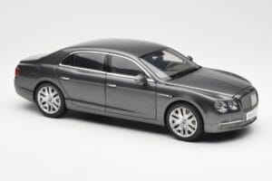 Bentley Flying Spur W12 グラナイトグレー Kyosho 1:18 08891GN メタル - 画像 6/8