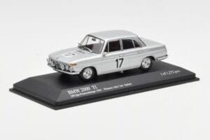 BMW 2000 Ti #17 J. Ickx / C. van Ophem Winners 24 Hours of Spa 1966 Minichamps 1:43 400662517 メタル - 画像 2/4
