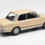 BMW 2002 Ti E10 サハラベージュ Kyosho 1:18 - image 3 of 8