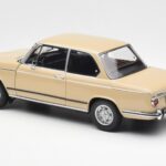 BMW 2002 Ti E10 サハラベージュ Kyosho 1:18 - image 7 of 8