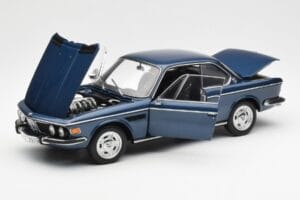 BMW 3.0 CSi E9 ブルーメタリック AUTOart 1:18 70672 メタル - 画像 2/8