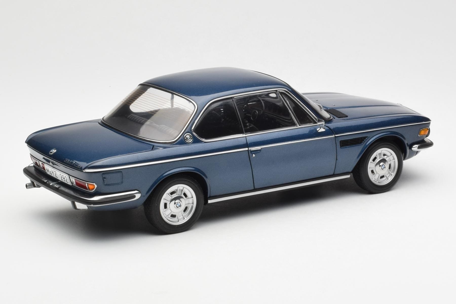 BMW 3.0 CSi E9 ブルーメタリック AUTOart 1:18 70672 メタル - 画像 3/8