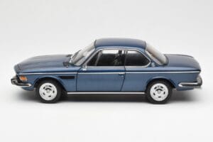 BMW 3.0 CSi E9 ブルーメタリック AUTOart 1:18 70672 メタル - 画像 4/8