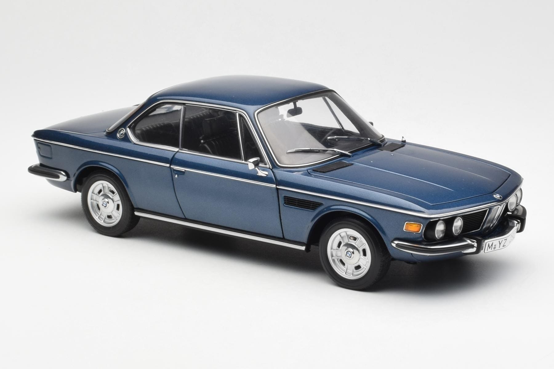 BMW 3.0 CSi E9 ブルーメタリック AUTOart 1:18 70672 メタル - 画像 6/8