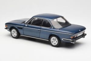 BMW 3.0 CSi E9 ブルーメタリック AUTOart 1:18 70672 メタル - 画像 7/8