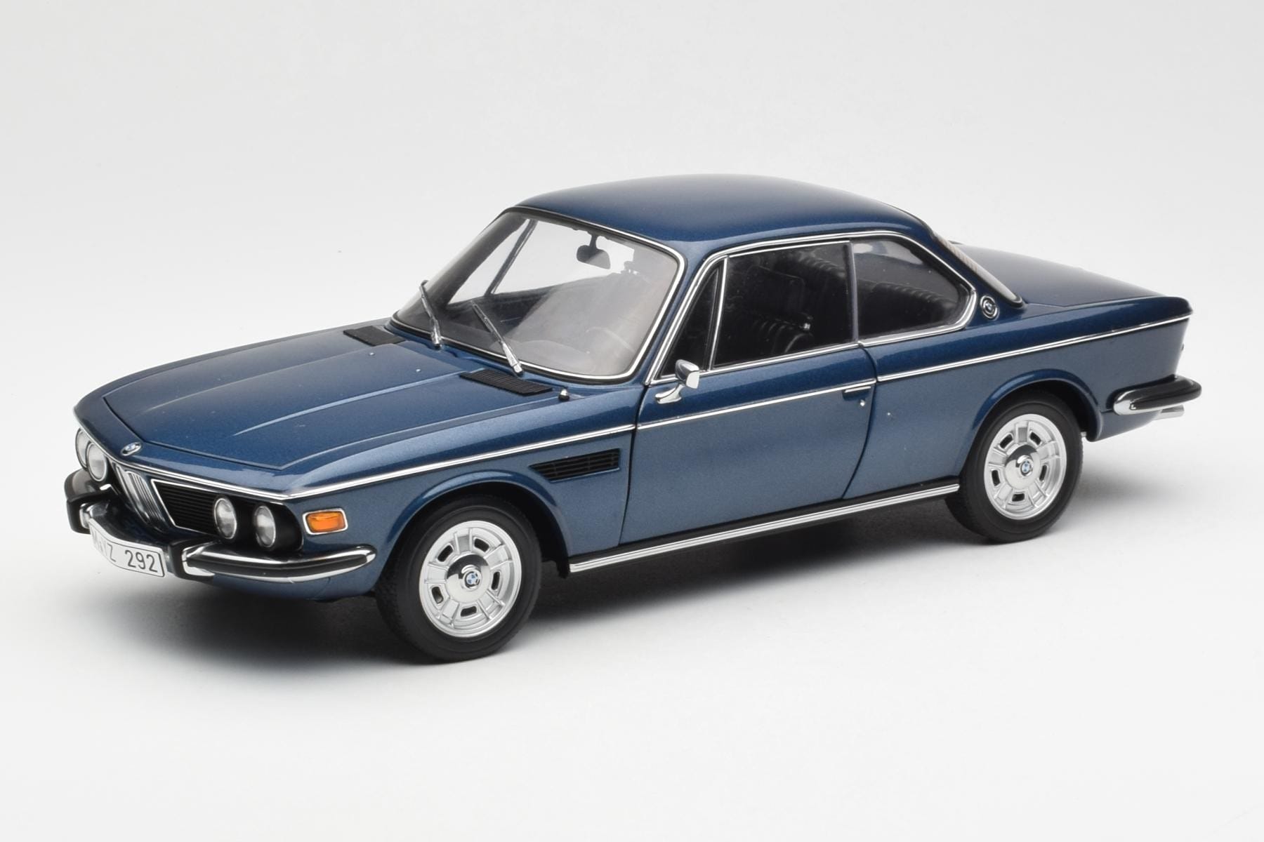 BMW 3.0 CSi E9 ブルーメタリック AUTOart 1:18 70672 メタル