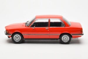 BMW 318 E21 レッド KK-Scale 1:18 KKDC180041 メタル - 画像 3/6