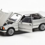BMW 323i E21 Aspen シルバー AUTOart 1:18 - image 2 of 8