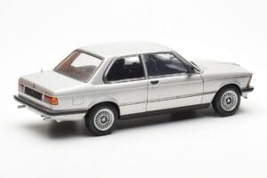 BMW 323i E21 Aspen シルバー AUTOart 1:18 80430433552 メタル - 画像 3/8