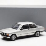 BMW 323i E21 Aspen シルバー AUTOart 1:18 - image 8 of 8