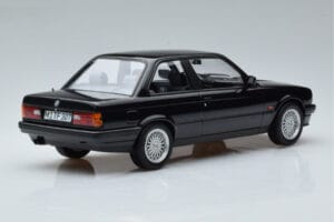 BMW 325i E30 ブラック Norev 1:18 183203 メタル - 画像 2/6