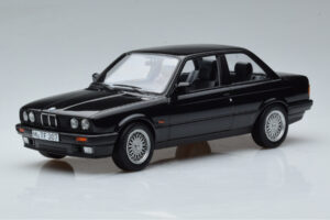 BMW 325i E30 ブラック Norev 1:18