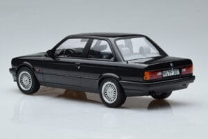 BMW 325i E30 ブラック Norev 1:18 183203 メタル - 画像 5/6