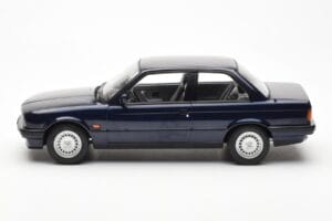 BMW 325i E30 ブルー メタリック Norev 1:18 183201 メタル - 画像 3/6