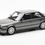 BMW 325i E30 セダン Dolphin グレー Otto 1:18