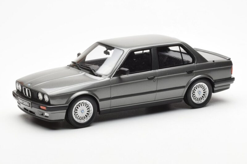 BMW 325i E30 セダン Dolphin グレー Otto 1:18