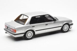BMW 325i E30 シルバー Otto 1:18 OT912 レジン - 画像 2/6