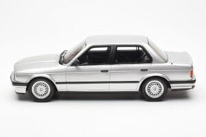BMW 325i E30 シルバー Otto 1:18 OT912 レジン - 画像 3/6