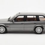 BMW 325i E30 Touring グレー Otto 1:18 - image 3 of 6