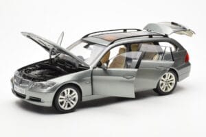 BMW 330i E91 Touring グレー Metallic Kyosho 1:18 80430394359 メタル - 画像 2/8