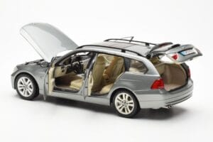 BMW 330i E91 Touring グレー Metallic Kyosho 1:18 80430394359 メタル - 画像 5/8