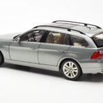 BMW 330i E91 Touring グレー Metallic Kyosho 1:18 - image 7 of 8