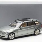 BMW 330i E91 Touring グレー Metallic Kyosho 1:18 - image 8 of 8