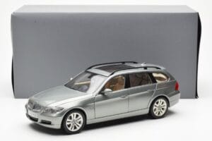 BMW 330i E91 Touring グレー Metallic Kyosho 1:18 80430394359 メタル - 画像 8/8