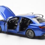BMW 330i G20 Portimao ブルー Metallic Norev 1:18 - image 5 of 8
