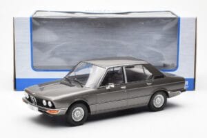 BMW 520i E28 グレー MCG 1:18 MCG18121 メタル - 画像 6/6