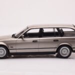 BMW 530i E34 Touring グレーメタリック MCG 1:18 - image 3 of 6