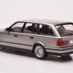 BMW 530i E34 Touring グレーメタリック MCG 1:18 - image 5 of 6