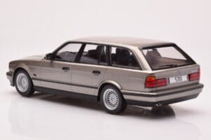 BMW 530i E34 Touring グレーメタリック MCG 1:18 MCG18330 メタル - 画像 5/6