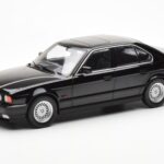 BMW 540i E34 ブラック Metallic MCG 1:18