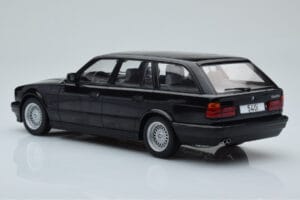 BMW 540i E34 Touring ブラックメタリック MCG 1:18 MCG18329 メタル - 画像 5/6