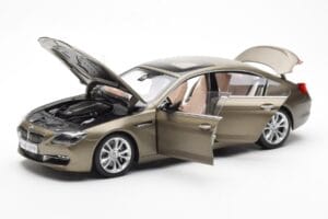 BMW 650i F06 グランクーペ フローズンブロンズ メタリック Paragon 1:18 80432218742 メタル - 画像 2/8