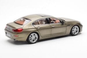 BMW 650i F06 グランクーペ フローズンブロンズ メタリック Paragon 1:18 80432218742 メタル - 画像 3/8