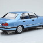 BMW 7 Series E32 730i ブルー MCG 1:18 MCG18160 メタル - image 2 of 5