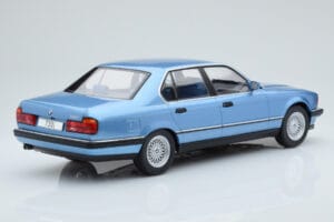 BMW 7 Series E32 730i ブルー MCG 1:18 MCG18160 メタル - 画像 2/5